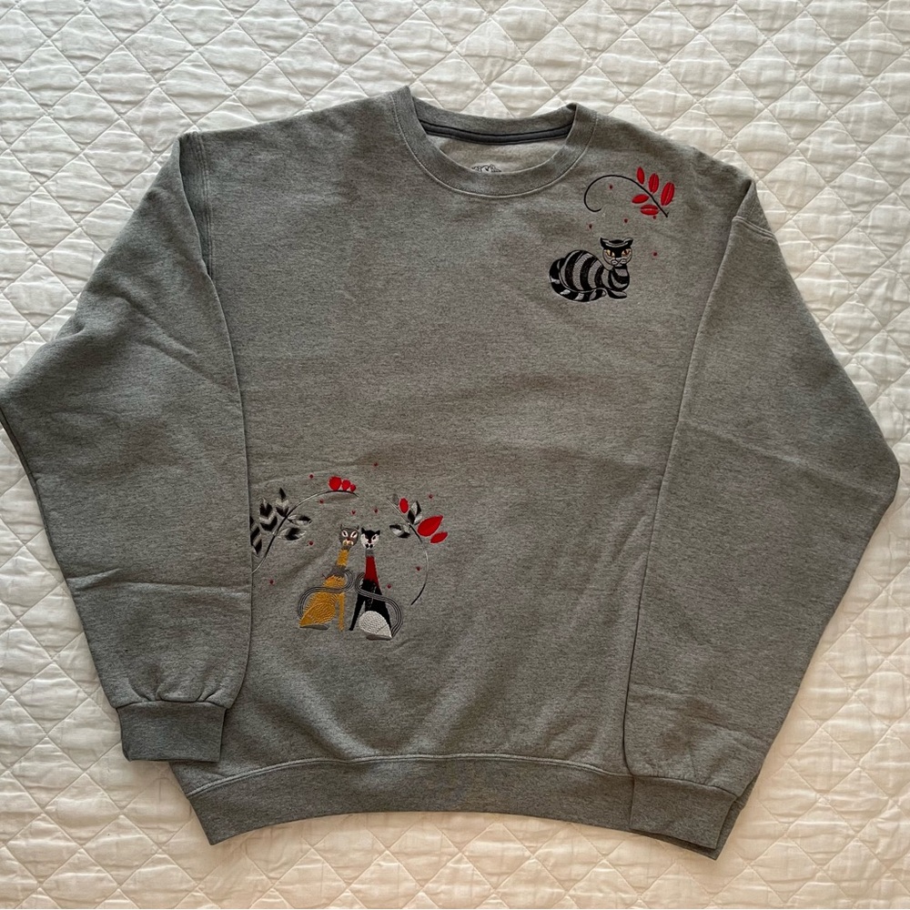 Fruit of the Loom Gray Crewneck Sweatshirt - Picture 2 of 8